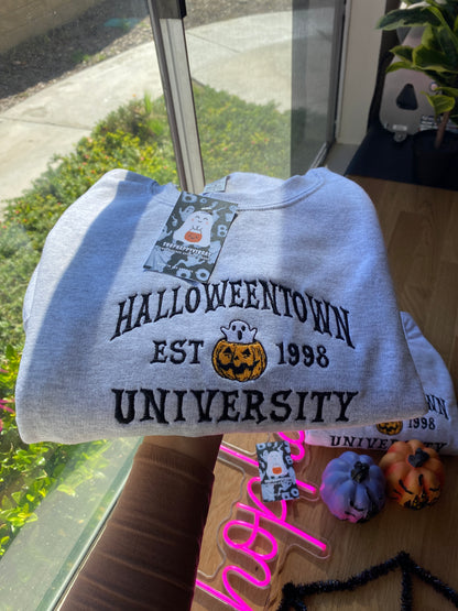 HALLOWEENTOWN EMBROIDERED SWEATER
